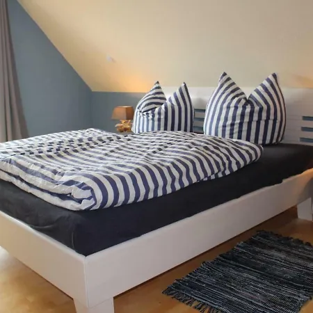 Ferienhaus Boddensurfer 4b *